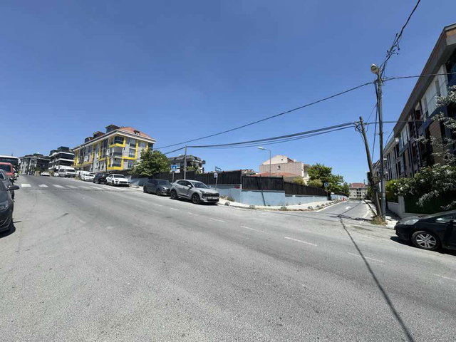 BEYLİKDÜZÜ’NDE KAVAKLI’DA, 3+1 BALKONLU, ÇİFT BANYOLU KİRALIK DAİRE