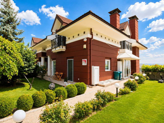 TAŞPINAR ÇIÇEKKENT VILLALARI SATILIK GÖL MANZARALI MÜSTAKIL VILLA