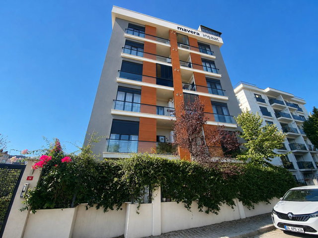 REMAX' DAN SAHİLE 200 MT BAHÇE KATI 3+1 
