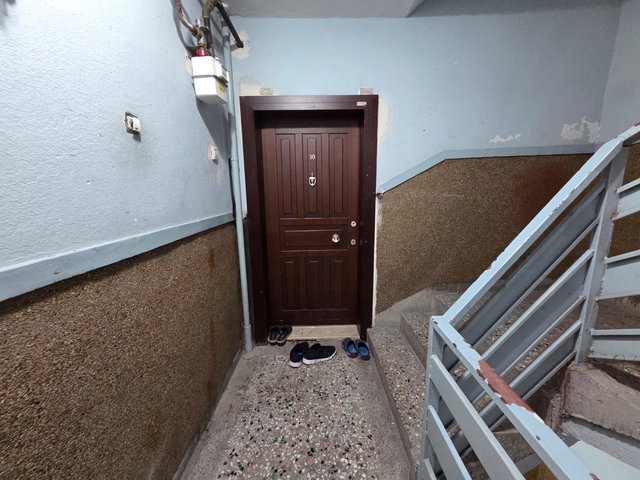 ÜNİVERSİTE YAKINI ARA KAT EŞYALI KİRALIK DAİRE