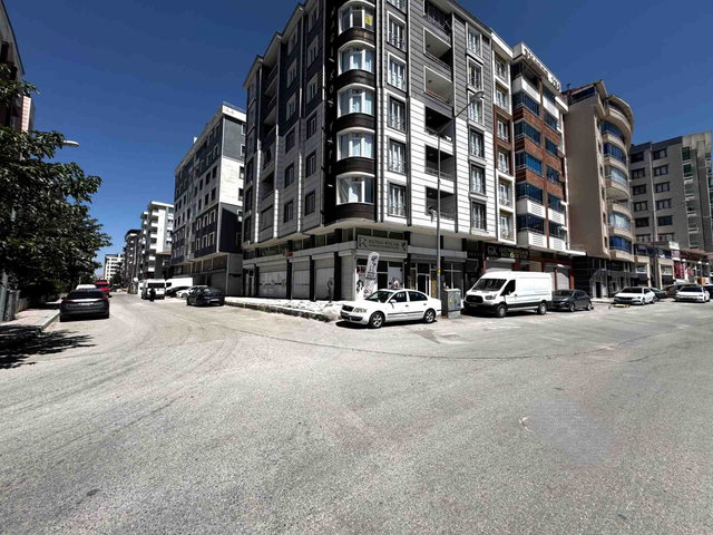 GÖLBAŞI 2+1 MERKEZİ KONUMDA ULAŞIMA ÇOK YAKIN GENİŞ FERAH DAİRE
