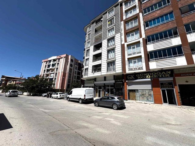 GÖLBAŞI 2+1 MERKEZİ KONUMDA ULAŞIMA ÇOK YAKIN GENİŞ FERAH DAİRE