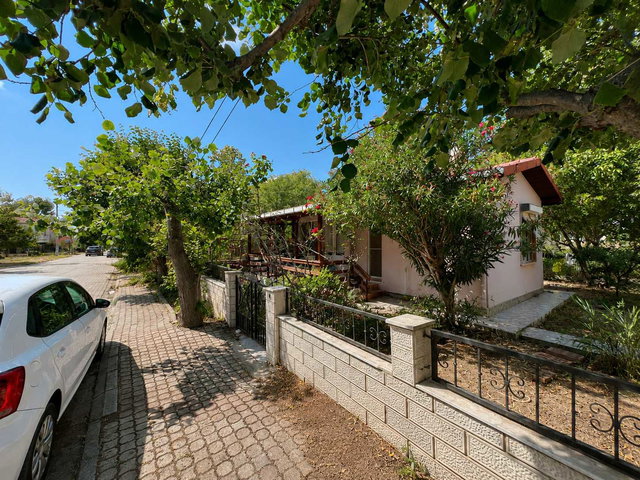 YEĞEN 1 SITESINDE 240 M2 ARSA İÇINDE BAHÇELI 1+1 MÜSTAKIL EV