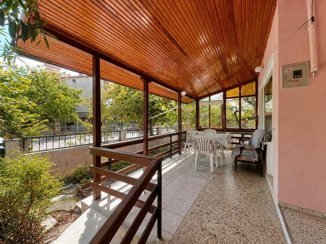 YEĞEN 1 SITESINDE 240 M2 ARSA İÇINDE BAHÇELI 1+1 MÜSTAKIL EV