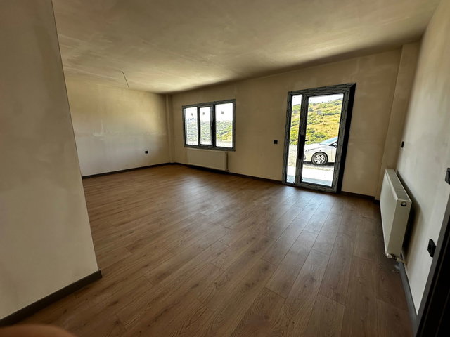 REMAX MID  'DEN YAY/ ADA C TIPI  VILLA