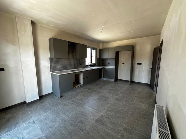 REMAX MID  'DEN YAY/ ADA C TIPI  VILLA