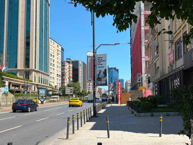 İBA BLOKLARINDA BULVAR ÜZERINDE BOĞAZ MANZARALI DAIRE FIRSATI