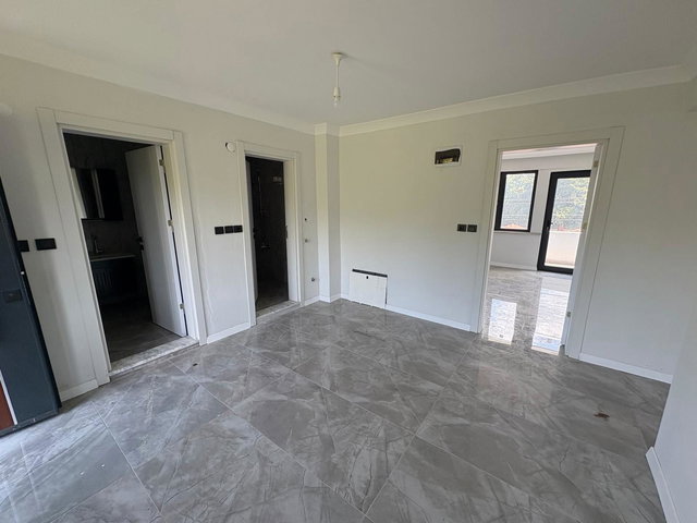 RE/MAX MAVİ'DEN KAZIMPAŞA UZUNKÖYDE KİRALIK 200M2 DAİRE