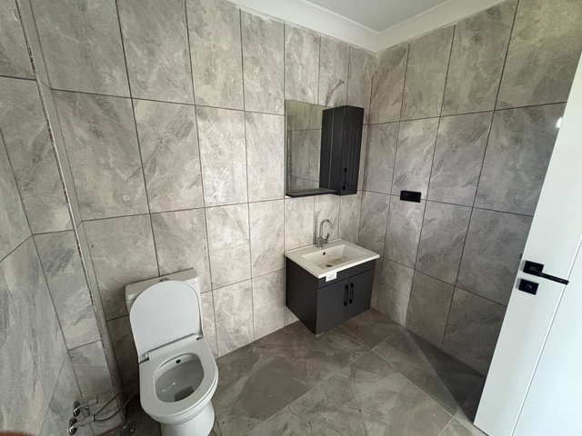 RE/MAX MAVİ'DEN KAZIMPAŞA UZUNKÖYDE KİRALIK 200M2 DAİRE