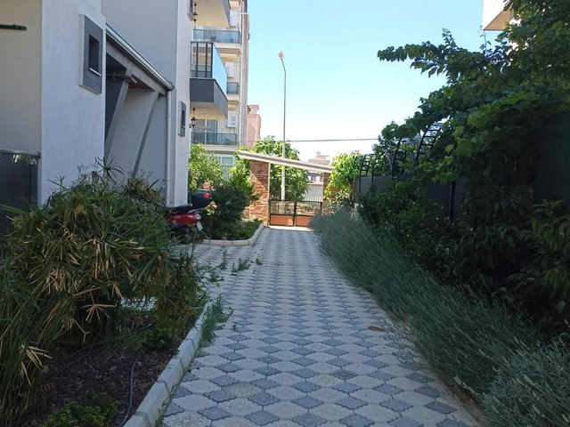 SEFERİHİSAR DA EŞYALI,HAVUZLU SİTEDE KİRALIK DAİRE
