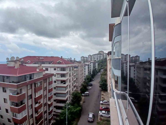 TRABZON BEŞİRLİ KALEPARK SİTESİ'NDE SATILIK DENİZ MANZARALI, GENİŞ VE MASRAFSIZ 3+1 DAİRE