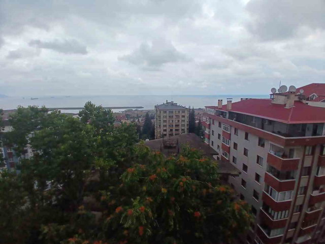 TRABZON BEŞİRLİ KALEPARK SİTESİ'NDE SATILIK DENİZ MANZARALI, GENİŞ VE MASRAFSIZ 3+1 DAİRE