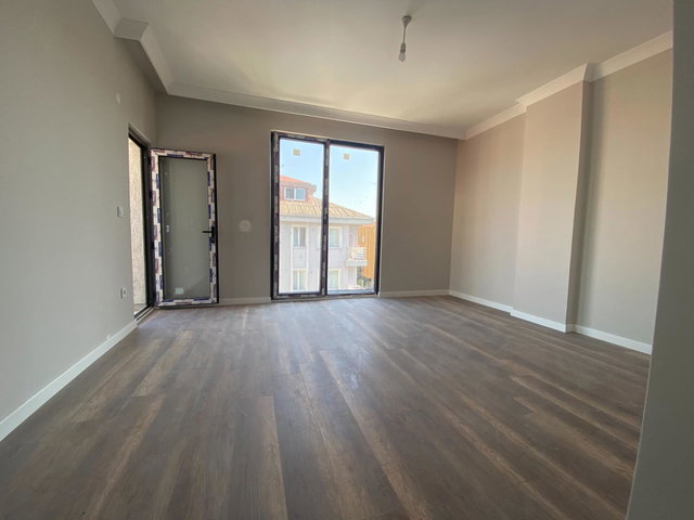 METROYA 3 DK BOŞ YENİ BİNA 2+1 SATILIK DAİRE