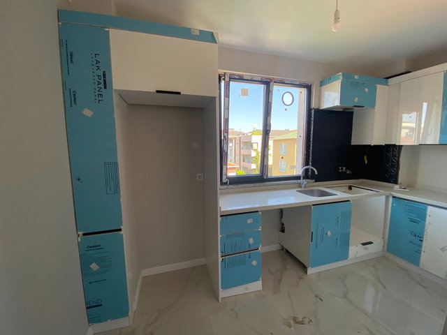 METROYA 3 DK BOŞ YENİ BİNA 2+1 SATILIK DAİRE