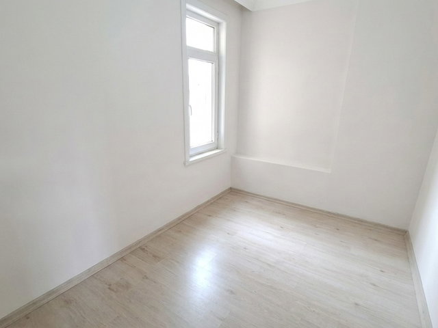 KANDIRA CEBECİ’DE PLAJA 200 M | 4+1 180 M² EŞYALI, ÇİFT CEPHELİ, BALKONLU TRIPLEX DAİRE