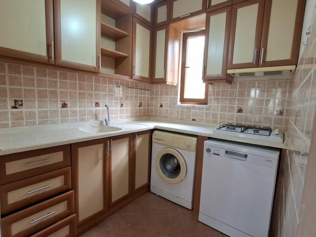 KANDIRA CEBECİ’DE PLAJA 200 M | 4+1 180 M² EŞYALI, ÇİFT CEPHELİ, BALKONLU TRIPLEX DAİRE