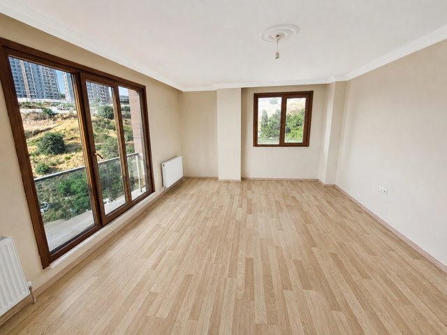 KARTAL HÜRRİYET MAHALLESİ 2+1 SATILIK DAİRE