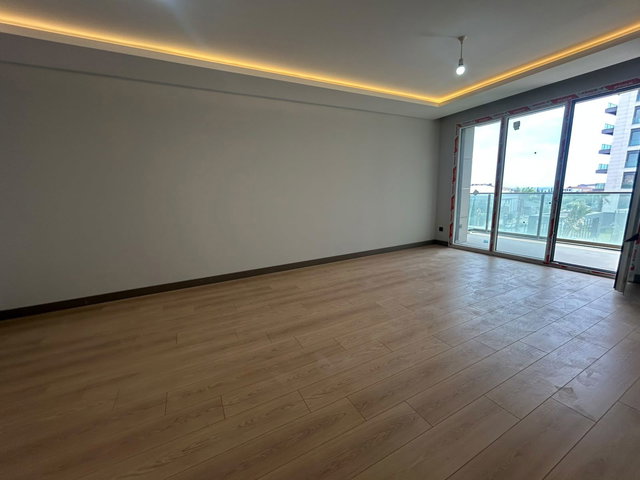 KÜÇÜKÇEKMECE GÖL MANZARALI | 2,5+1 | EBEVEYN BANYOLU KİRALIK