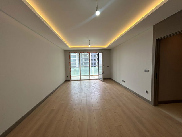 KÜÇÜKÇEKMECE GÖL MANZARALI | 2,5+1 | EBEVEYN BANYOLU KİRALIK