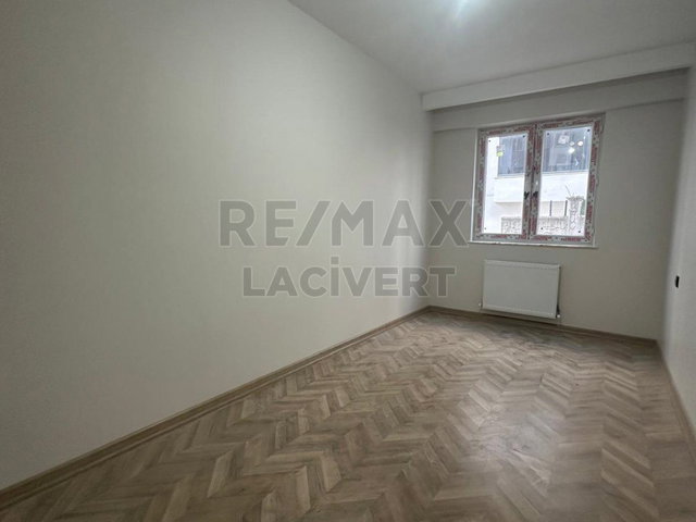 RE/MAX LACIVERT'TEN OSMANBEY KONUTLARI'NDA KIRALIK 2+0 DAIRE