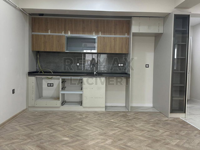 RE/MAX LACIVERT'TEN OSMANBEY KONUTLARI'NDA KIRALIK 2+0 DAIRE