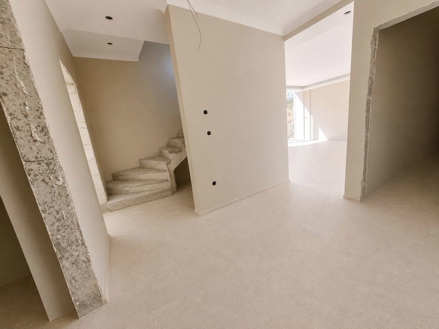 ÇEKMEKÖY REŞADIYE'DE DOĞA İÇINDE 3 KATLI/HAVUZ/OTOPARK/TERAS KİRALIK VILLA