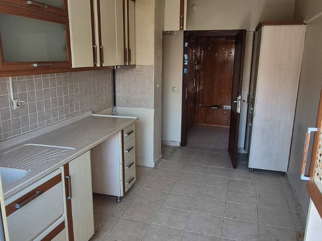 ANKARA / ÇANKAYA / GÜVENEVLER’DE REFİK BELENDİR CADDESİ ÜZERİNDE 3+1 FERAH DAİRE!
