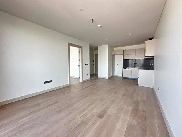 REMAX MASA ATAŞEHİR MODERN 1+1 KİRALIK BALKONLU 40.KAT DAİRE