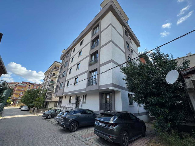 ÇEKMEKÖY ALEMDAĞ MAH. SATILIK BAHÇE KULLANIMLI DUBLEKS 3+1 DAİRE