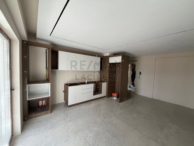 RE/MAX LACİVERT'TEN DADAŞKENT'TE SATILIK LÜKS 2+1 DAİRE