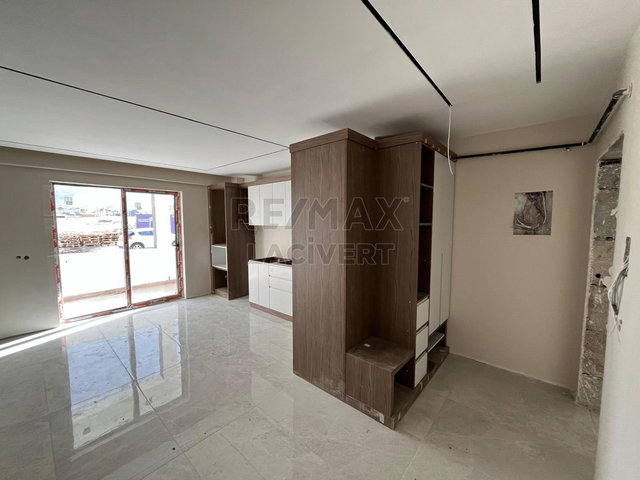 RE/MAX LACİVERT'TEN DADAŞKENT'TE SATILIK LÜKS 2+1 DAİRE