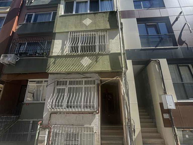 ÜSKÜDAR MERKEZİ KONUMDA TADİLATLI SATILIK 2+1 DAİRE