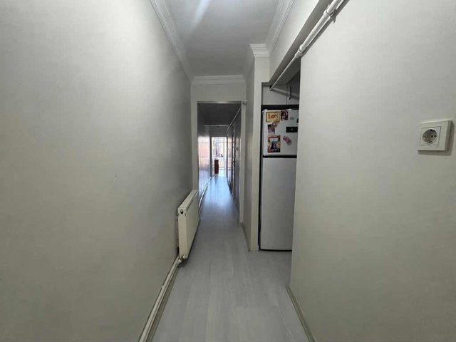 ÜSKÜDAR MERKEZİ KONUMDA TADİLATLI SATILIK 2+1 DAİRE