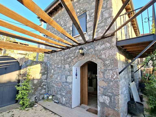 ASSOS SATILIK GÜLPINAR  MÜSTAKİL EV VE MİSAFİR EVİ