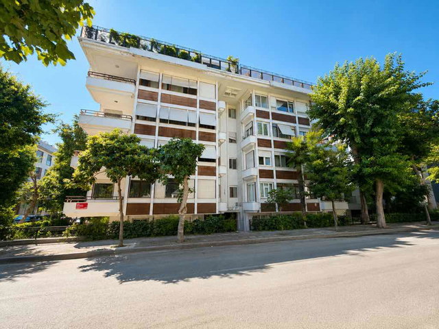 SAHİL VE RÖNE PARK'A YAKIN 4+1 GENİŞ 180 M2 ASANSÖRLÜ OTOPARKLI