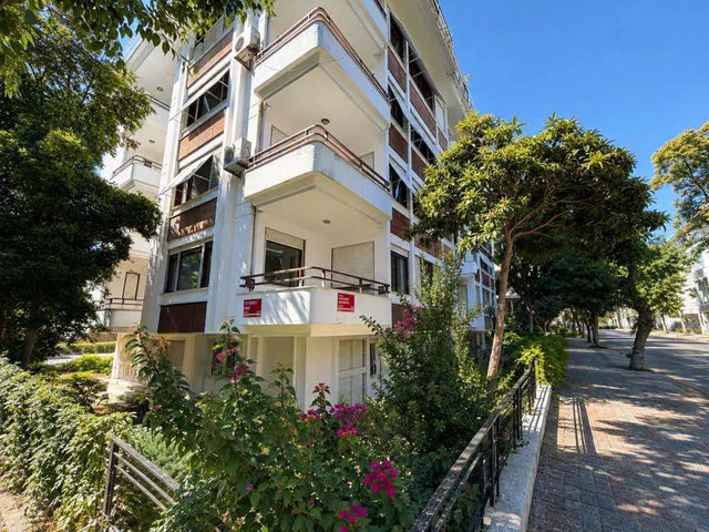SAHİL VE RÖNE PARK'A YAKIN 4+1 GENİŞ 180 M2 ASANSÖRLÜ OTOPARKLI