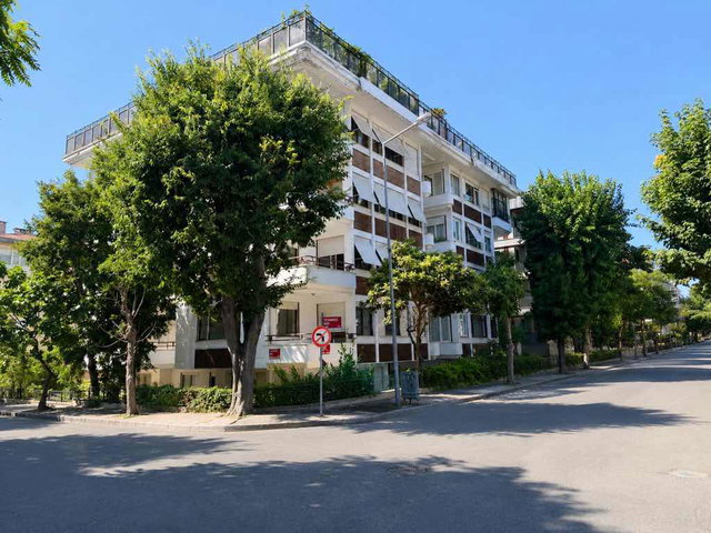 SAHİL VE RÖNE PARK'A YAKIN 4+1 GENİŞ 180 M2 ASANSÖRLÜ OTOPARKLI