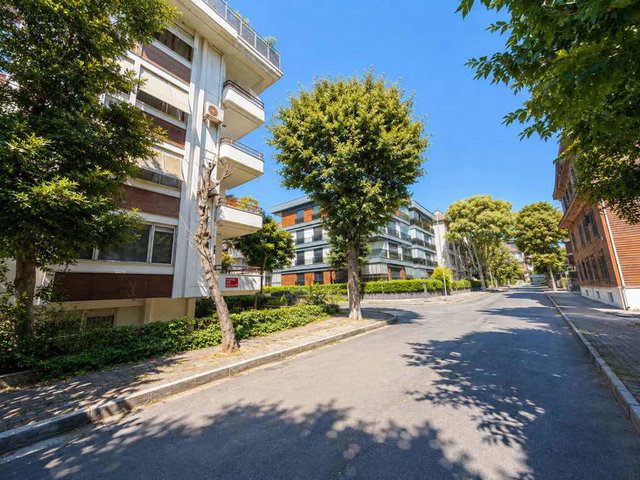 SAHİL VE RÖNE PARK'A YAKIN 4+1 GENİŞ 180 M2 ASANSÖRLÜ OTOPARKLI