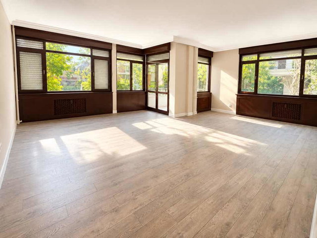 SAHİL VE RÖNE PARK'A YAKIN 4+1 GENİŞ 180 M2 ASANSÖRLÜ OTOPARKLI