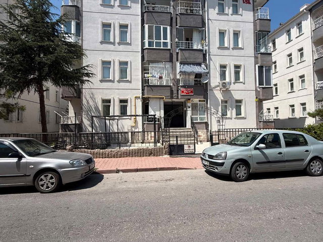 BARBAROS MAH.ÖZKIZILIRMAK SİTELERİNDE SATILIK 2+1 DAİRE