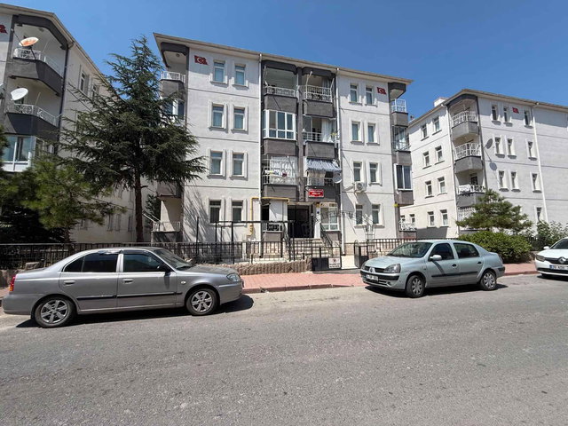 BARBAROS MAH.ÖZKIZILIRMAK SİTELERİNDE SATILIK 2+1 DAİRE