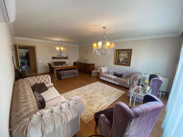 AVRUPA KONUTLARI TEM'DE HAVUZ/PEYZAJ/GÖLET MANZARALI 4+1 SATILIK DAİRE