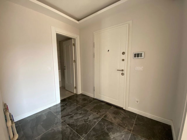 REMAX ASHILL ÇENGELKÖY ERGUVAN EVLERI SITESI 3+1 SATILIK DAIRE