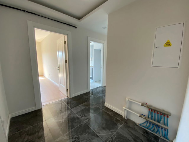 REMAX ASHILL ÇENGELKÖY ERGUVAN EVLERI SITESI 3+1 SATILIK DAIRE