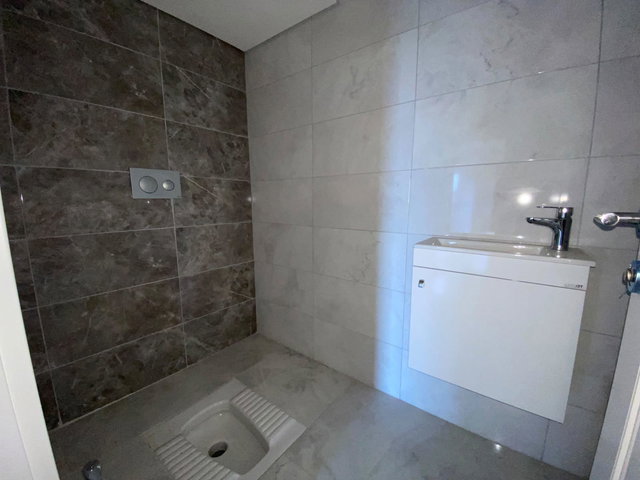 REMAX ASHILL ÇENGELKÖY ERGUVAN EVLERI SITESI 3+1 SATILIK DAIRE