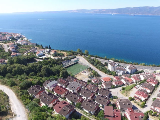 REMAXÇAKRA ÖMER ONAYCI'DAN OSMANGAZI KÖPRÜSÜNE YAKIN İKIZ VILLA