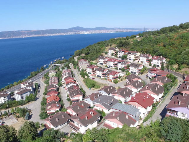 REMAXÇAKRA ÖMER ONAYCI'DAN OSMANGAZI KÖPRÜSÜNE YAKIN İKIZ VILLA