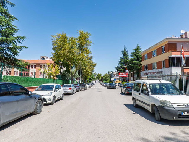 DİKMEN AŞAĞI ÖVEÇLERDE CADDE ÜZERİNDE 4+1 DUBLEKS