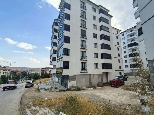RE/MAX DEĞİŞİM'DEN  DOĞUKENT'TE  SATILIK  LÜKS  3+1  DAİRE