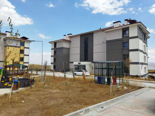 RE/MAX DEĞIŞIMDEN YURTBAŞI TOKILERDE KIRALIK 3+1 DAIRE